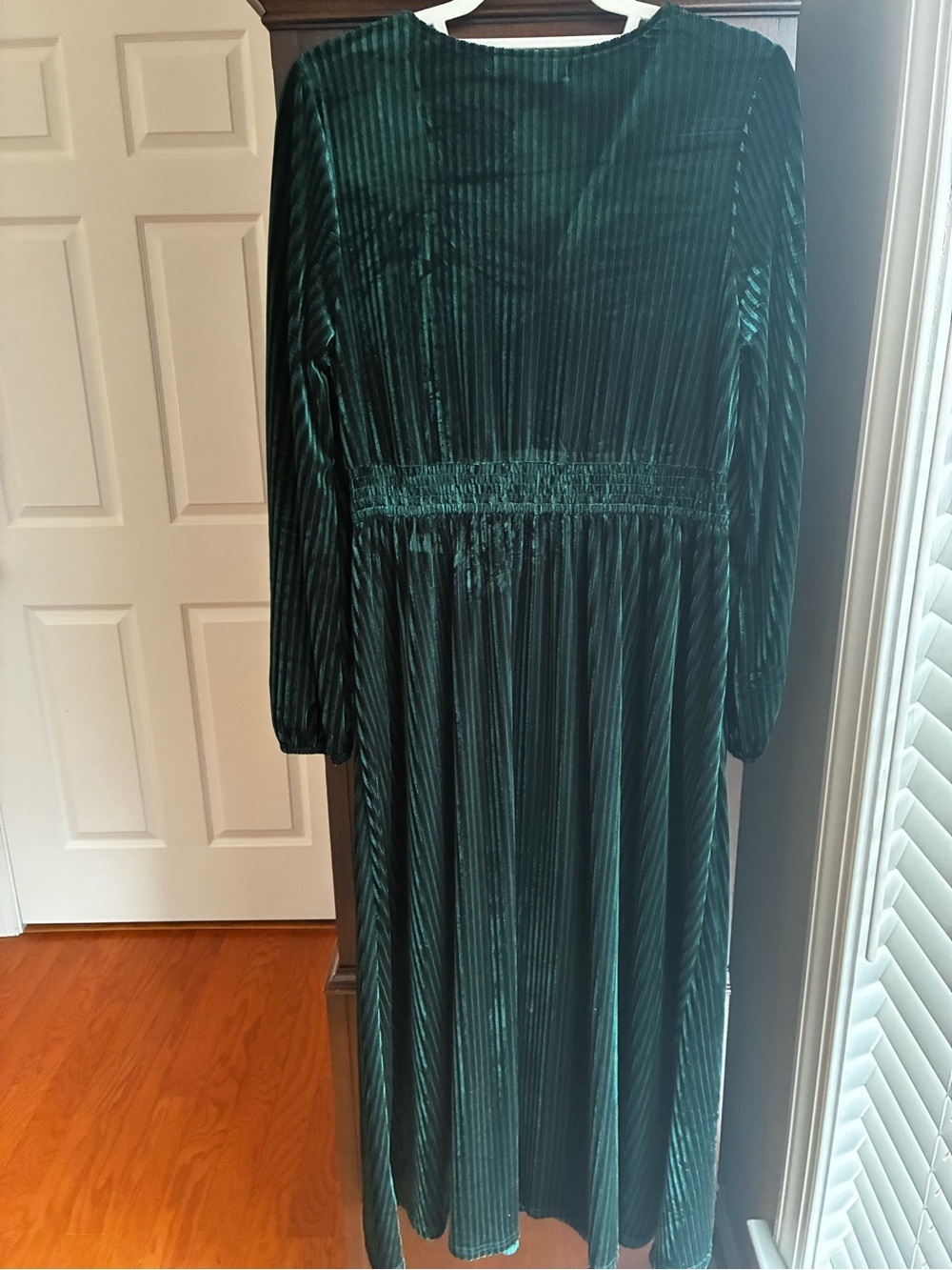 ZESICA Emerald Velvet Pleated Maxi Dress Long Sleeve Smocked Waist Size L NWT - Picture 6 of 7